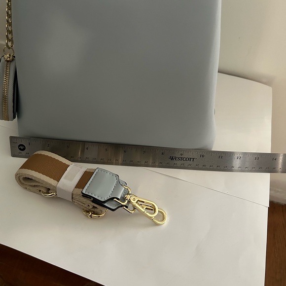 Hip shoulder bag with bonus coin wallet - Picture 7 of 10